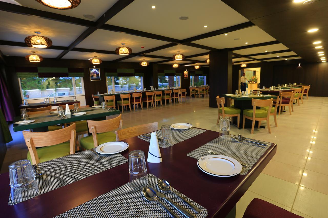 Nandan Kanan Hotel & Resort Sipra 外观 照片