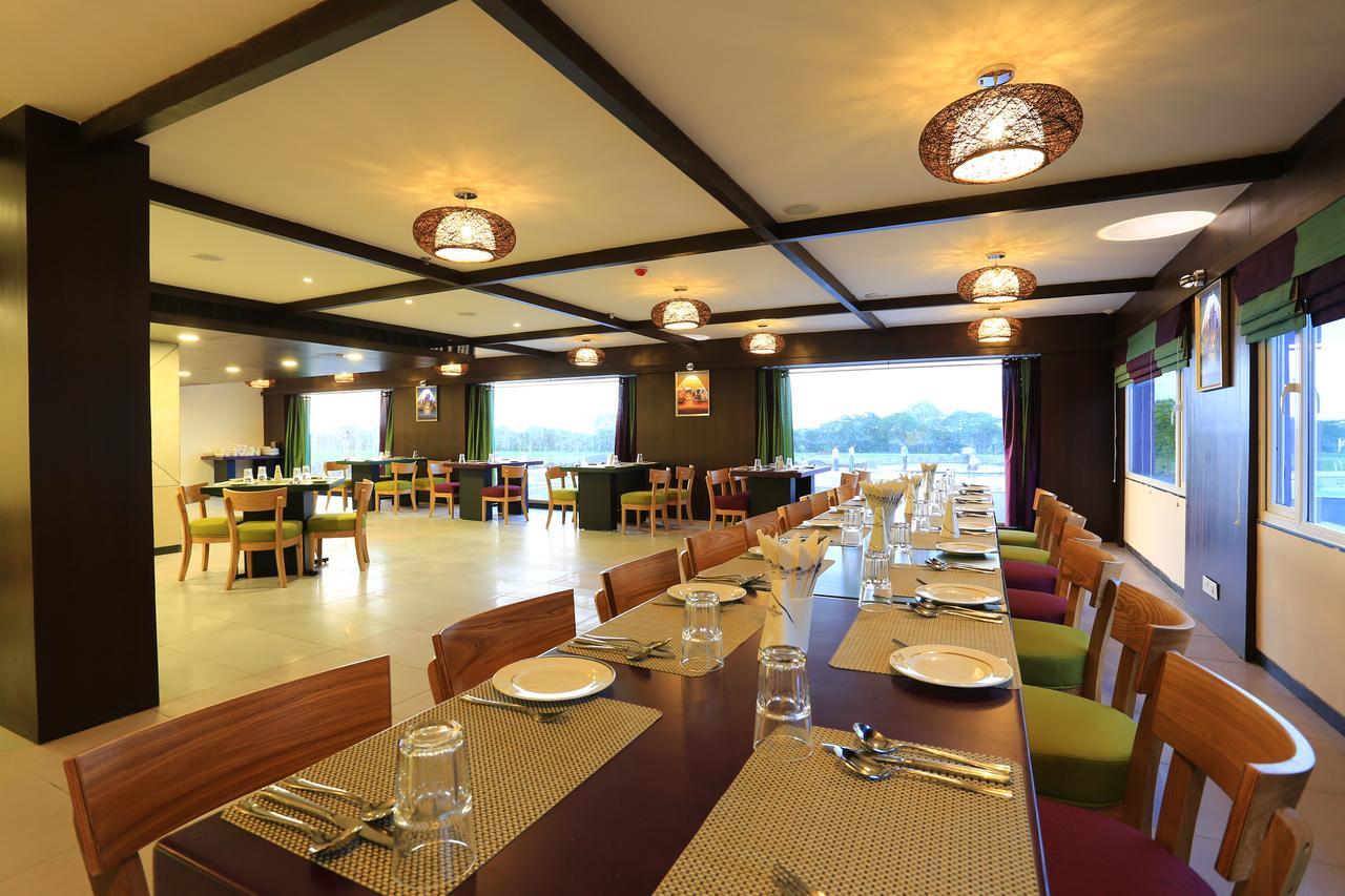 Nandan Kanan Hotel & Resort Sipra 外观 照片