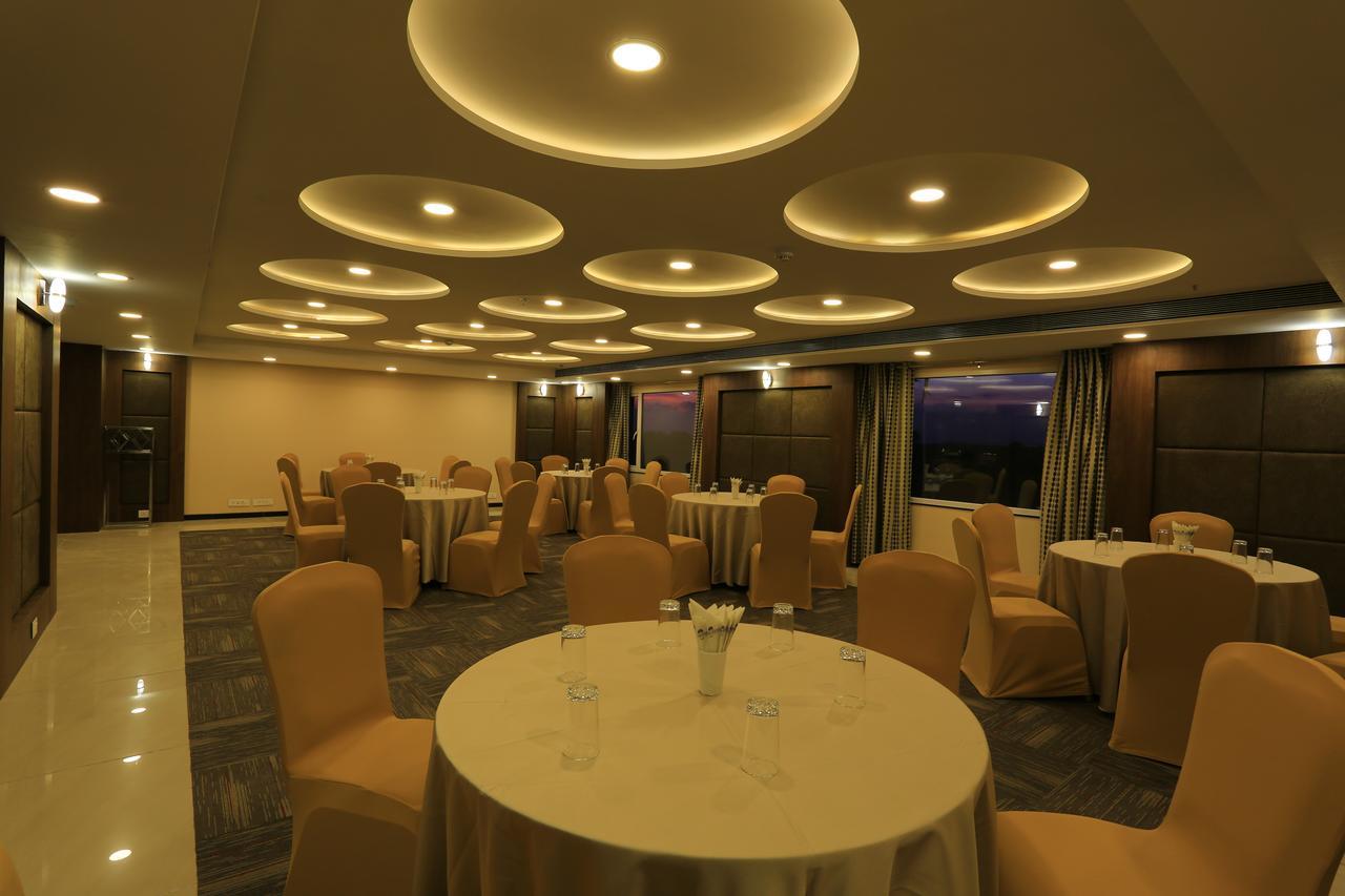 Nandan Kanan Hotel & Resort Sipra 外观 照片