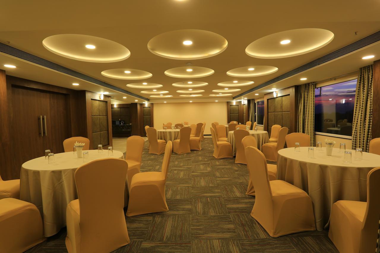 Nandan Kanan Hotel & Resort Sipra 外观 照片