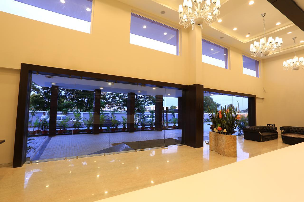 Nandan Kanan Hotel & Resort Sipra 外观 照片
