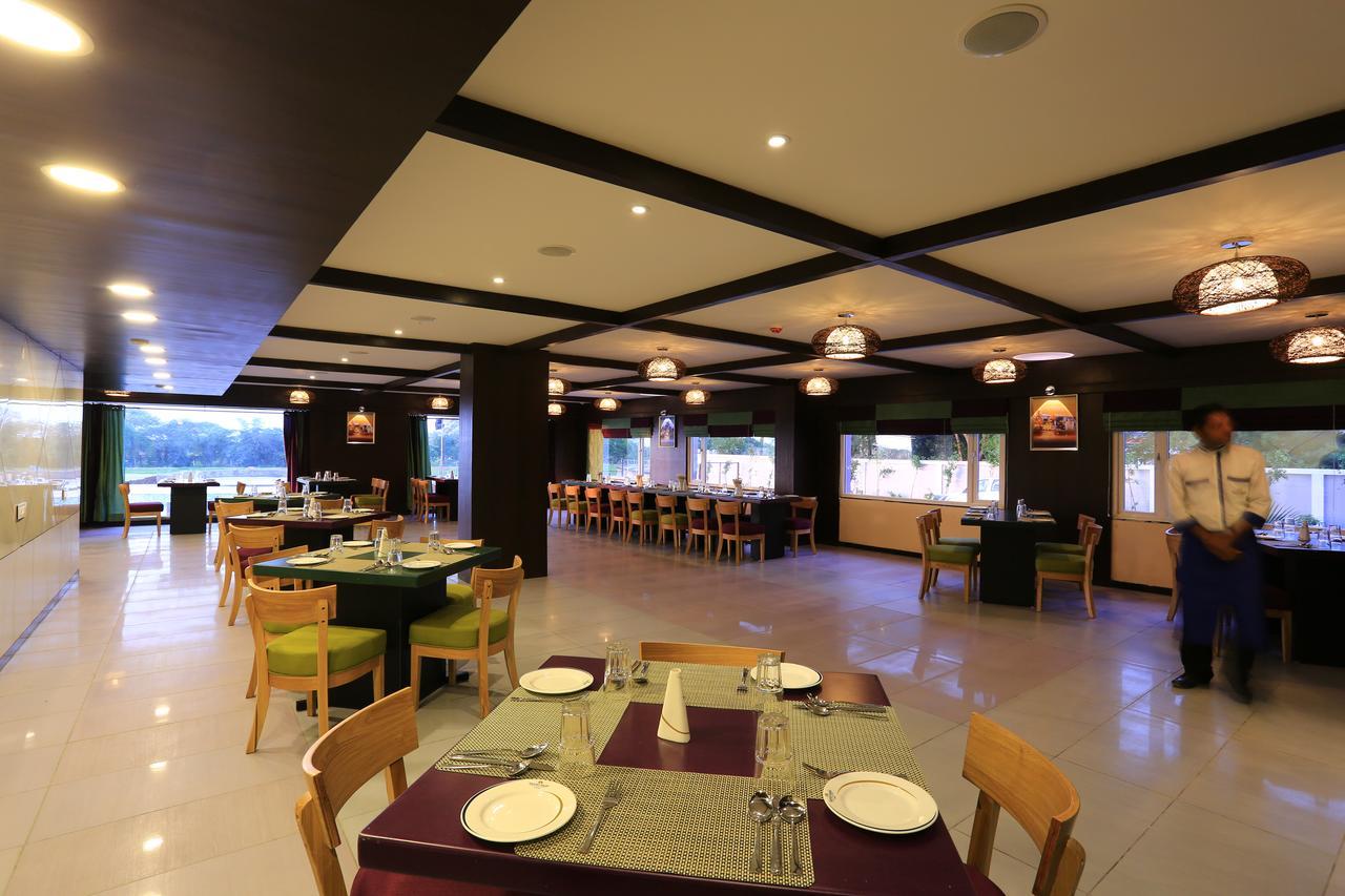 Nandan Kanan Hotel & Resort Sipra 外观 照片